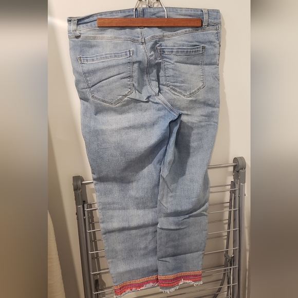 Charlie B Jeans size 10 - Picture 3 of 4